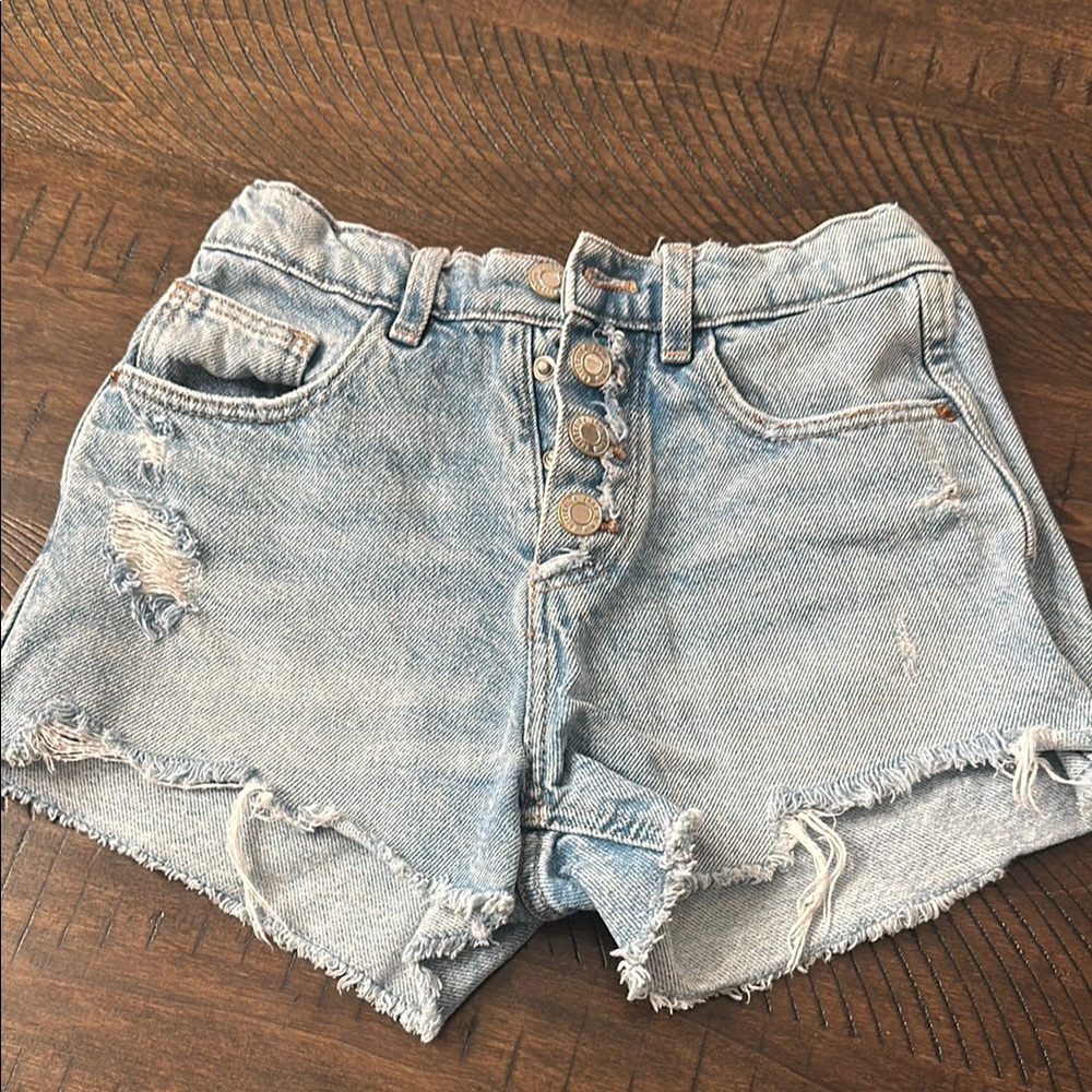 Zara Blue Jean Shorts with Distressed Detailing and High-Waisted Design